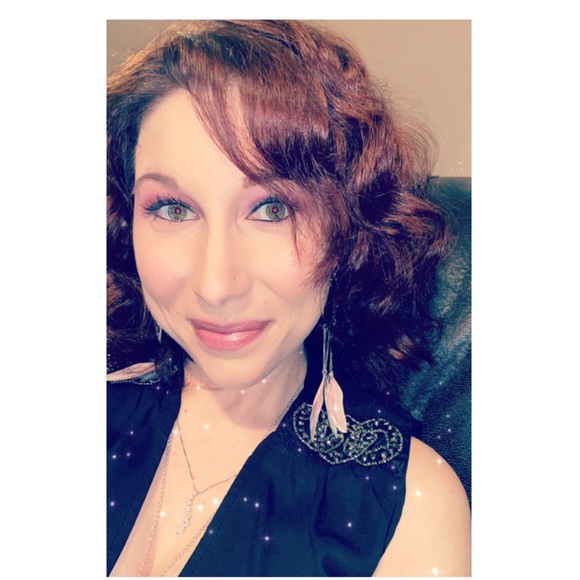 Meet your Posher, Megan - Picture 1 of 1